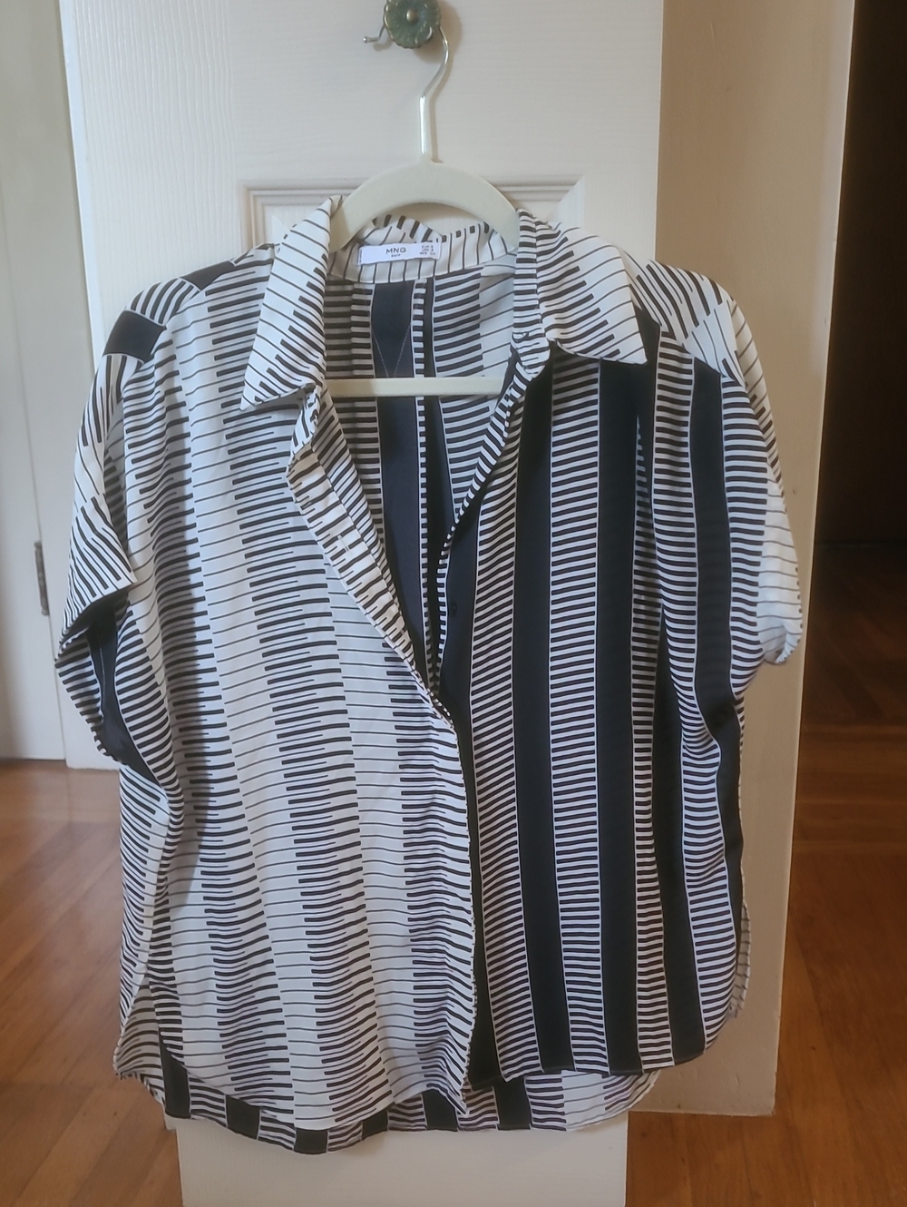 Mango Men Black & White Striped Short Sleeve Button-Down Shirt